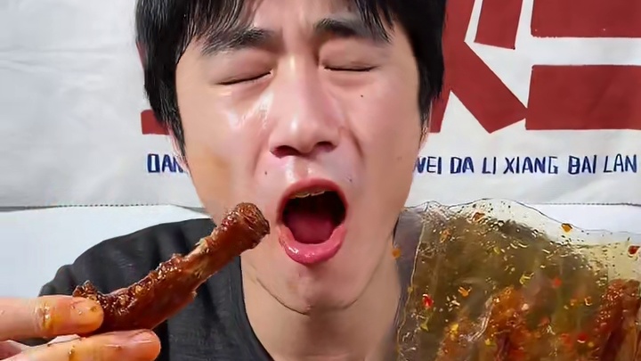 全是鸭翅中的爆辣鸭翅中，没有翅尖满满的都是肉，巨辣巨过瘾#零食推荐 #好吃到停不下来 #追剧小零食 