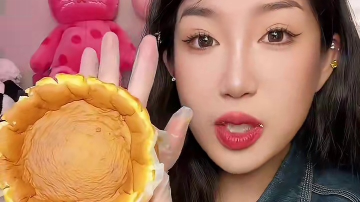 太好吃了！！两个居然才这个价 原味的奶味更重 奶呼呼软乎乎 青柠的就是小清新的柠檬味 都不会齁甜哈 