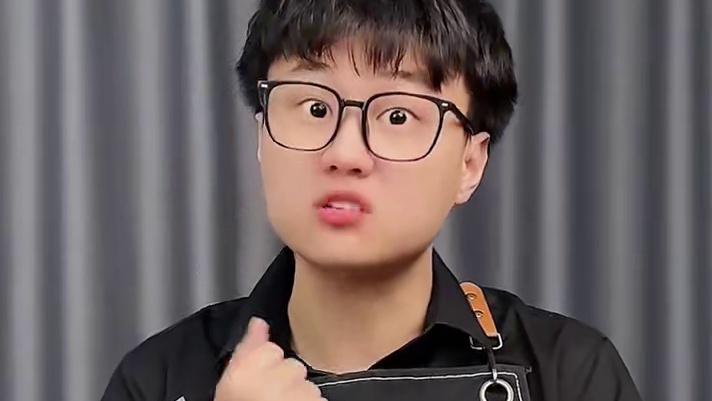 这腊肉里不会有淋巴肉吧？ #烟熏腊肉#网红美食#美食测评#真实测评#内容启发搜索