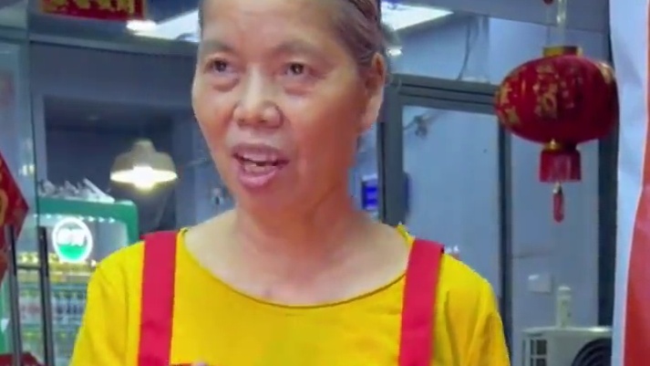 百万网红超人挑战3两螺蛳粉~挑战成功拿走阿姨500快奖励~#螺蛳粉