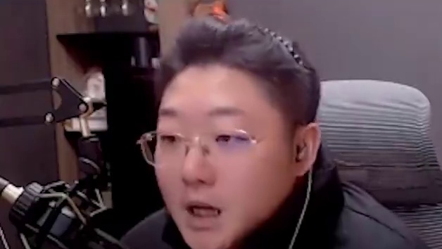 板子：镜隐迷踪。狼队天胡大优势开局，被我小女巫以身为饵勾引上当，最后炸穿惨遭狼大哥埋怨#网易狼人杀 