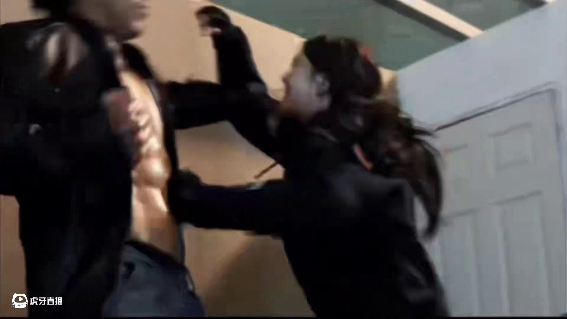 虽然有点离谱 但确实是帅，女特技和男特技水平都很高#暴力美学