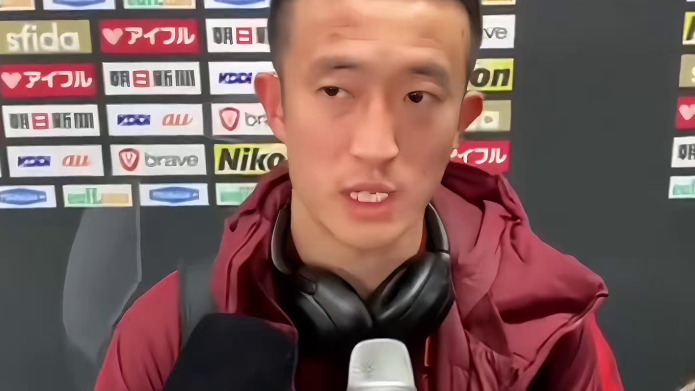 国足赛场哪些值得尊重的“暖心瞬间”！