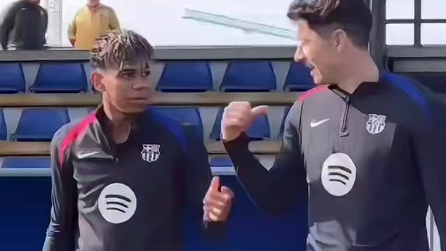 你觉得他们在聊什么呢