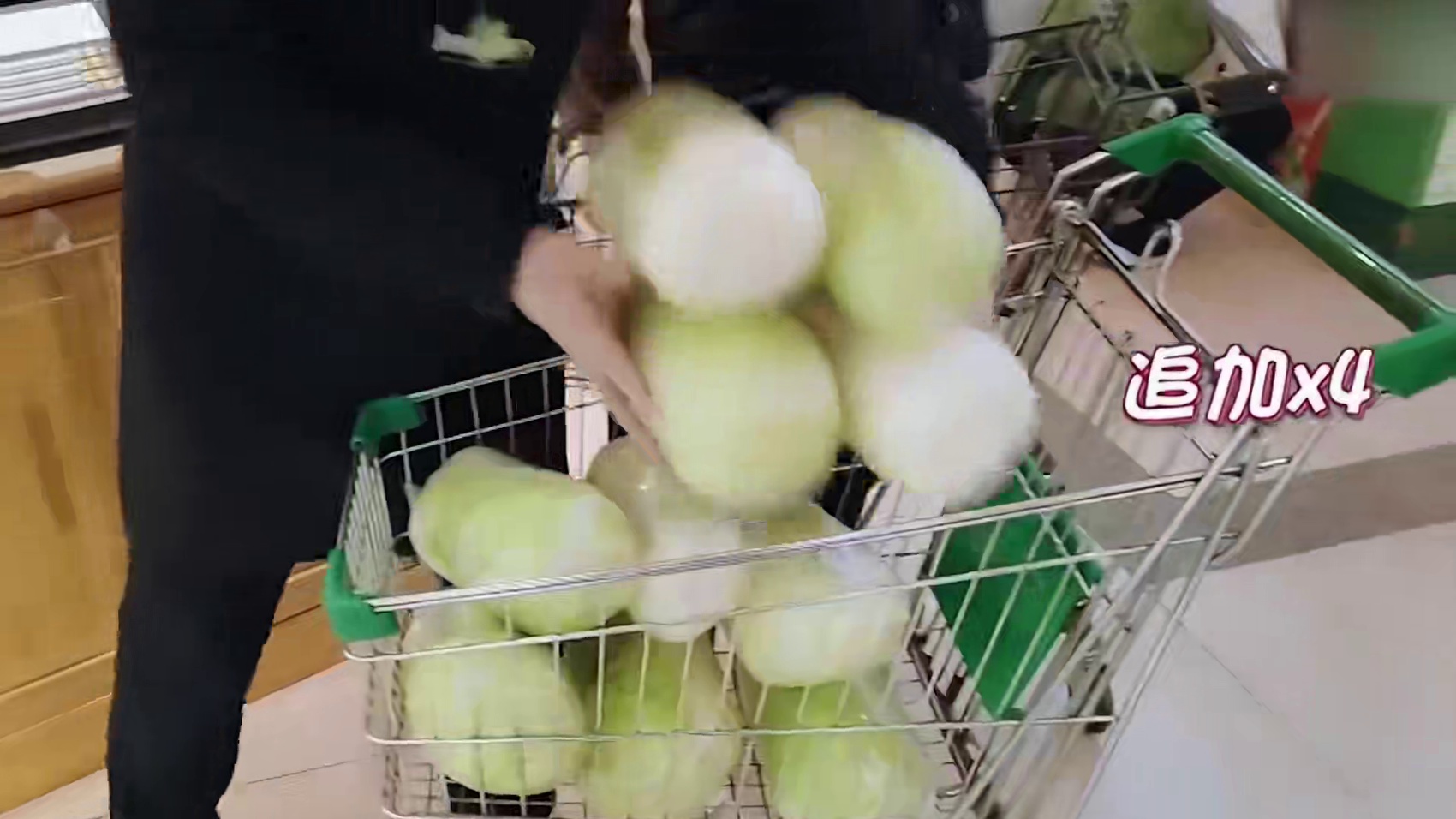 林允竟然买了80斤白菜去腌制泡菜，她的独居生活到底有多潇洒？