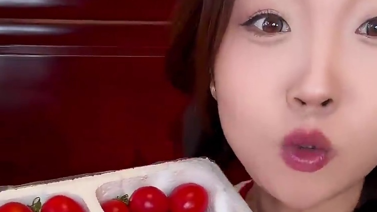 爆汁圣女果！净重4.5斤哦！酸酸甜甜的好好吃！每百克才25大卡左右！#小番茄 #优质农产品 #新鲜应