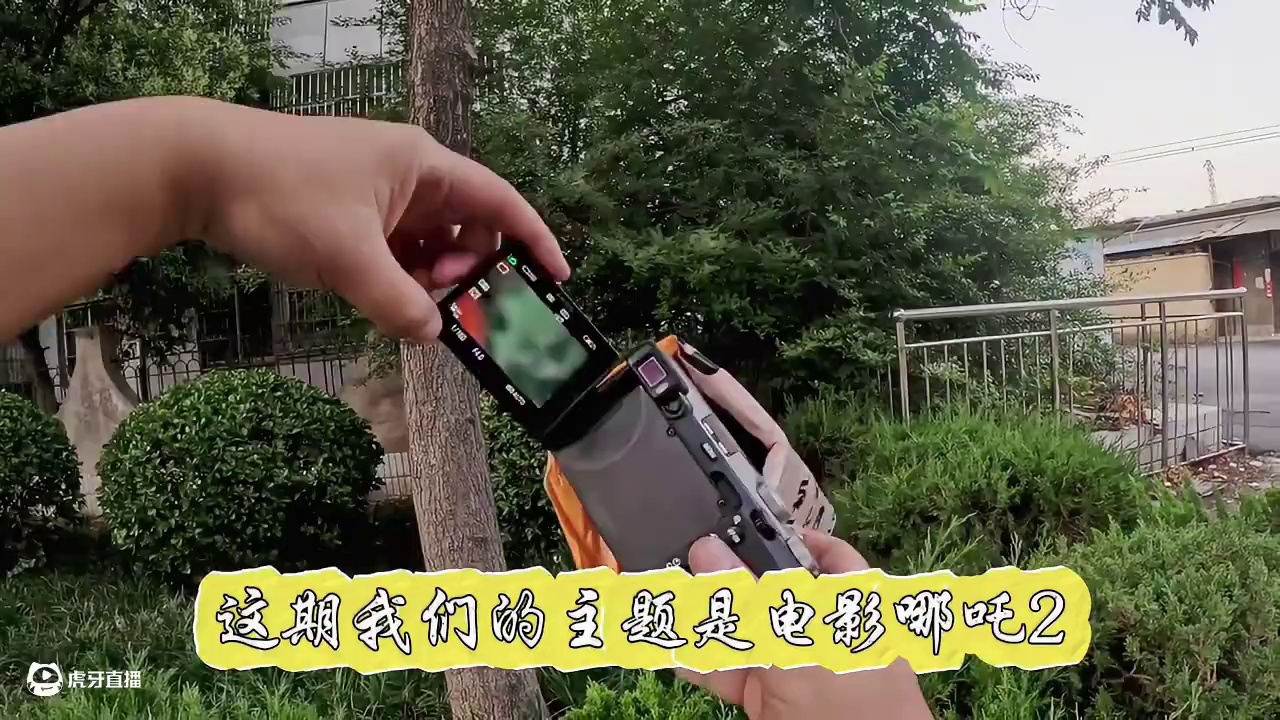 哪吒2登榜全球影史前十 一起看哪吒2票房和哪吒合个影，哪吒2到底藏了多少文物彩蛋。哪吒2冲击全球动画