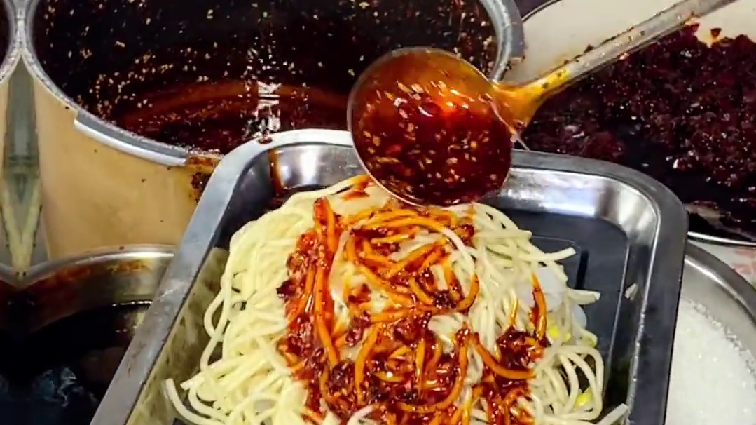 当我让AI给我推荐来新都必吃的三家店，新都人来评评#成都美食#小吃#盲盒美食 #deepseek