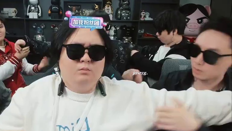 #陈伯全能王 “发自己的光就好”陈伯回应小松凑的“机房节奏”以及受伤不敢参加垫底赛传闻！