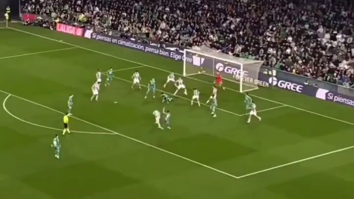 高层看台视角！安东尼凌空世界波 空翻庆祝