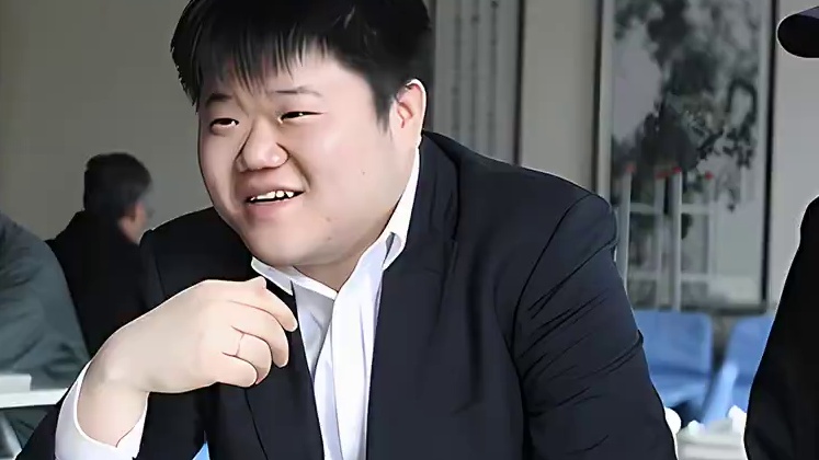 胡荣华残棋碾压王跃飞！马炮根本不需要，小兵就能逮住他！