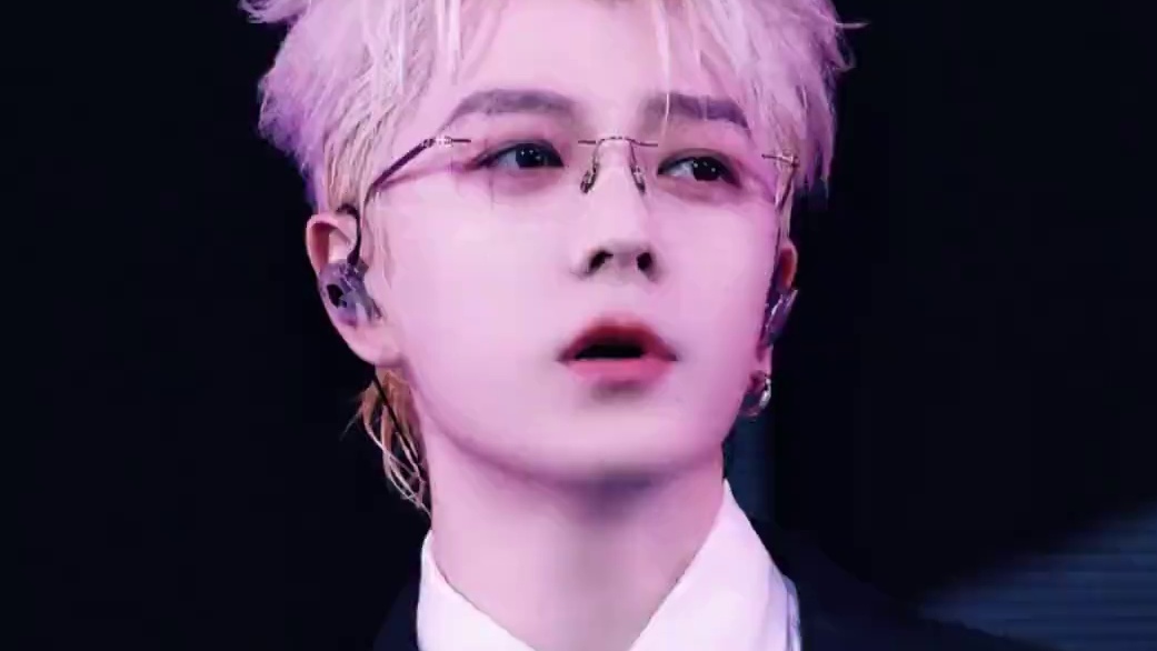 王栎鑫用《最好的我们》唱出了一整个青春的遗憾～ #王栎鑫#最好的我们#现场版live#王栎鑫广州演唱