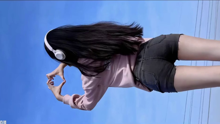 这就是拍照的意义 #给陌生人拍照 #第一视角 #户外拍摄 #谁拍谁好看 #佳德摄影器材 这可能就是每