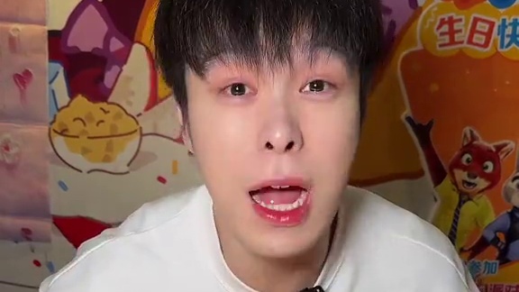 麦麦爆款牛堡回归 炫遍全店 吓坏小姐姐？#汉堡#麦当劳大堡口福三件套#麦当劳招财牛堡#麦麦的打工人超