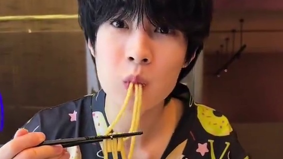 男人的花期有多短.. 带韩国男友回北京后 他..#中韩情侣 #搞笑