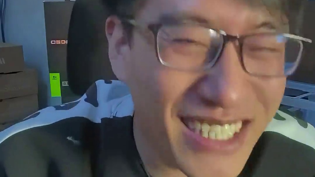 大话西游掌柜是钢铁直男 感谢大家的对我的客气，但是我们都是朋友，不用那么客气，帮助大家是我应该做的，