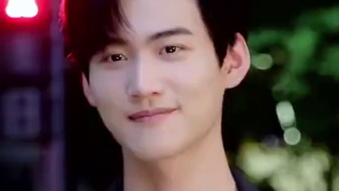 直接和现实重叠了 #陈妍希 #周柯宇#狙击蝴蝶 #万万没想到 #娱乐评论大赏