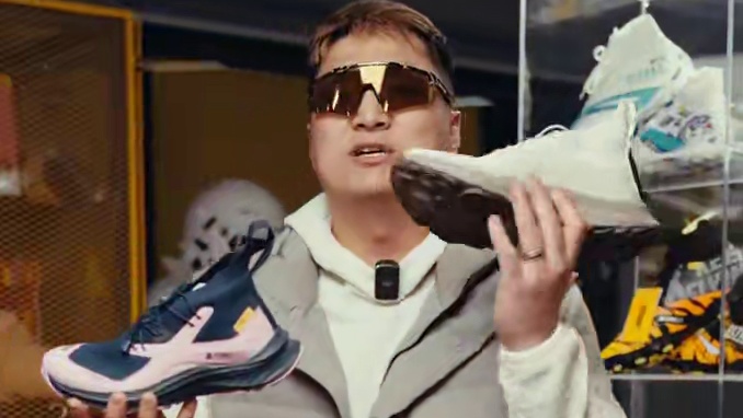 【你问我答】草地入门最基础鞋款~~ 正好有一双非常适合腰旗橄榄球初体验者  
不想打了也不会浪费的好