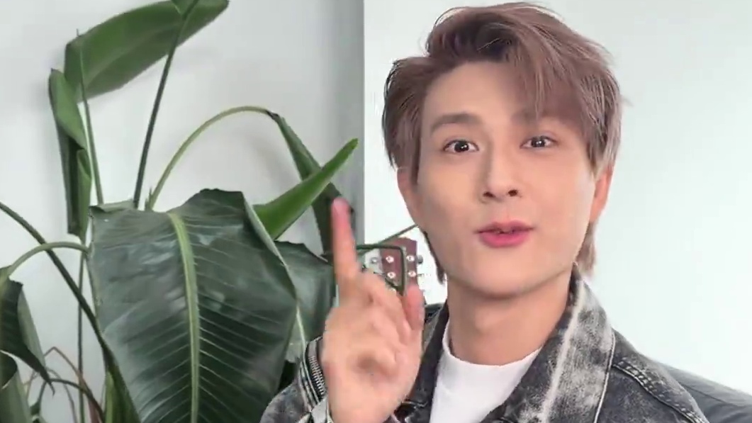 助力哪吒2全球影史票房夺冠，我也来打call~我命由我不由天，升国旗时刻，中国！不能输！！#哪吒2 