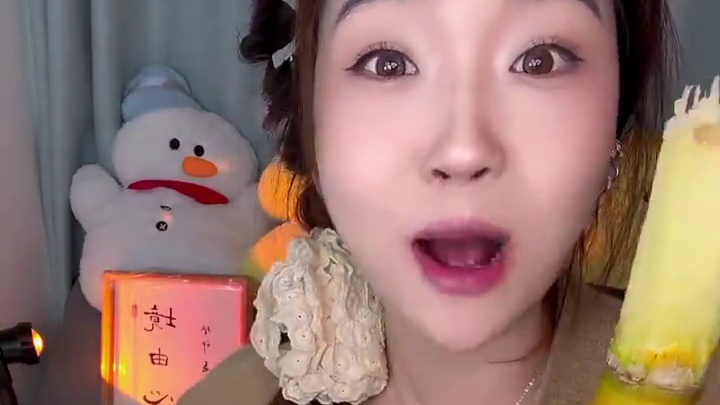 好甜呀姐妹们！皮薄汁水多！纯甜口的！到手九斤！！！！！#脆甜多汁 #啃甘蔗 #甘蔗