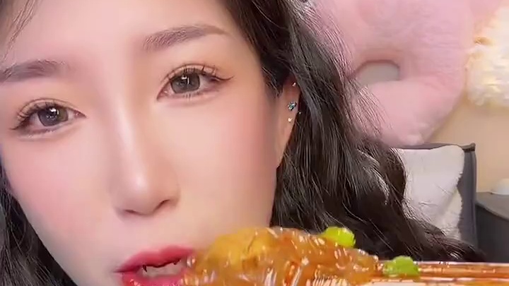 陈薯酸辣粉 又酸又辣又麻 多泡会很出量的哦 嘎嘎过瘾 #美食 #陈薯酸辣粉 #嗦粉的快乐