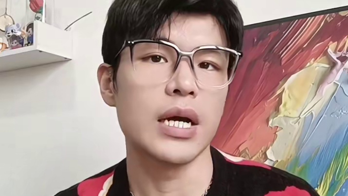 单凭1张照片，是很难判断出你的穿搭规律！ 即使有很多的经验，单单凭1张照片，也不可能准确判断出来！最