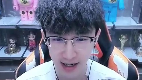 蔡哥什么都很大？太有实力了 #逆水寒黄金服 #我浮夸真的要强 #浮夸666