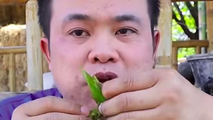 香米饭团鲜辣椒酱️胡椒拌大米饭 #泰国主播吃美食视频 #泰国有哪些神奇美食 #泰国生活 #泰国大叔#