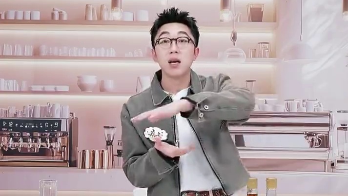 舌尖上的宝藏调料！芝麻小磨香油，历经古法研磨，芝麻香浓郁醇厚。烹饪滴几滴，瞬间为菜品注入灵魂，香到心