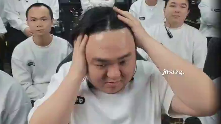 #陈伯全能王 “命运从不偏爱顺流者 只赠予敢于挑战的孤勇者”#内容启发搜索