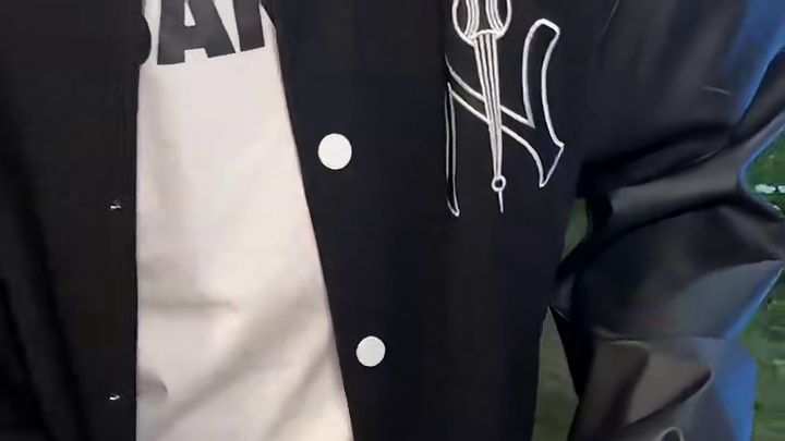 温州夜市遇到韩国欧巴在做紫菜包饭，没想到还会讲温州话。