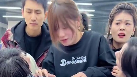 听声猜物！可给吃撑了…#办公室游戏 #欢乐办公室 #办公室游戏