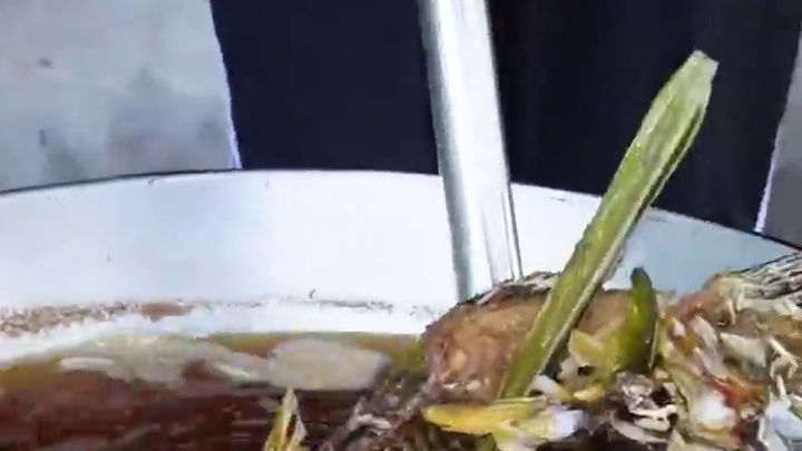 炸鱼 #治愈系乡村美食 #粗茶淡饭吃起香农村生活 #简单的食材往往只需要简单的烹饪 #东南亚美食 #