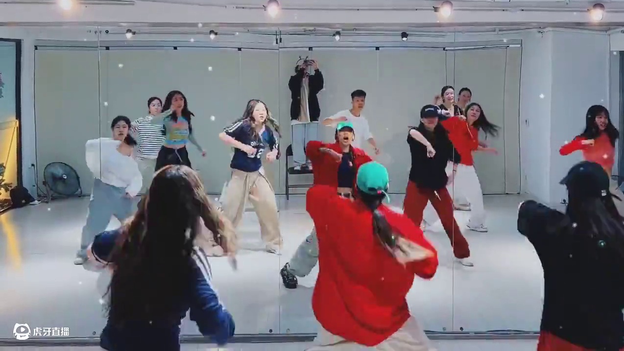 太好了 我龙哥就是要这种红红绿绿的#权志龙 #狂放 #大囍原创