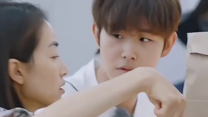 出来玩就是花钱的，给我姐整上！