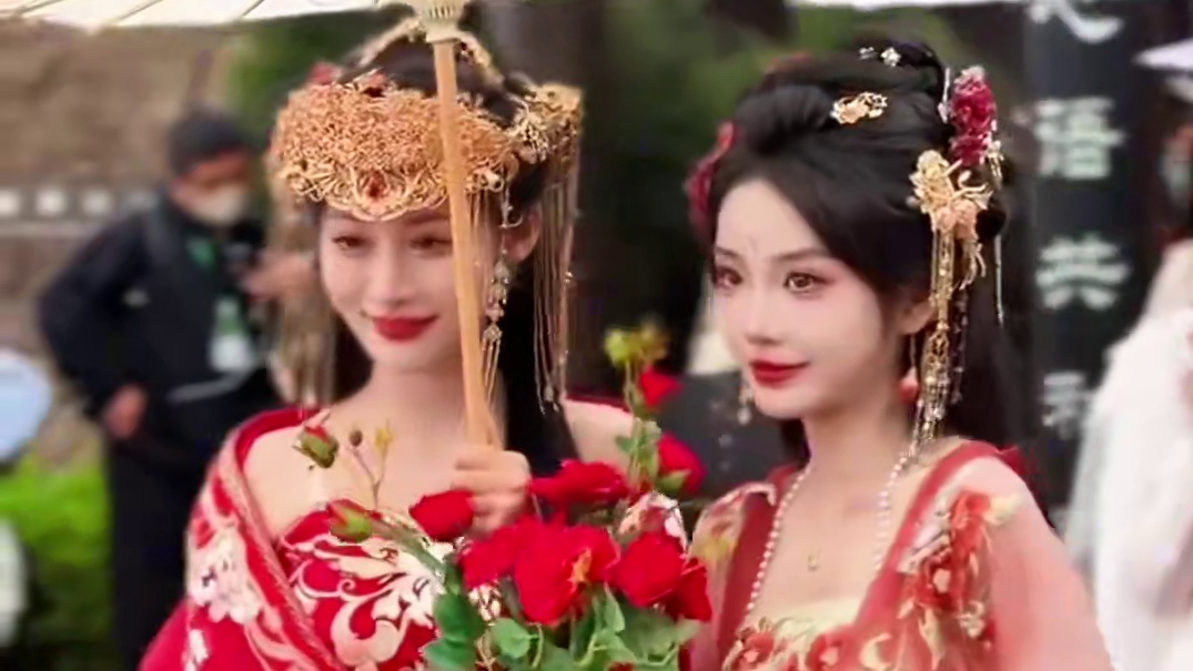 清远的宝子们，谁懂啊！当银河垂落如水 银河垂落如水，光影瀑布奔涌如梦#清远浪漫光影瀑布游园会 #清远