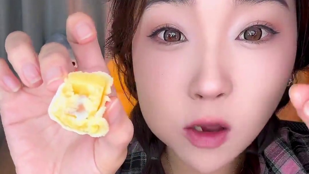 到手两盒！手工制作老式糕点！真的好吃不甜腻#芋相莲饼 #哎呀妈呀太香了 #老式糕点