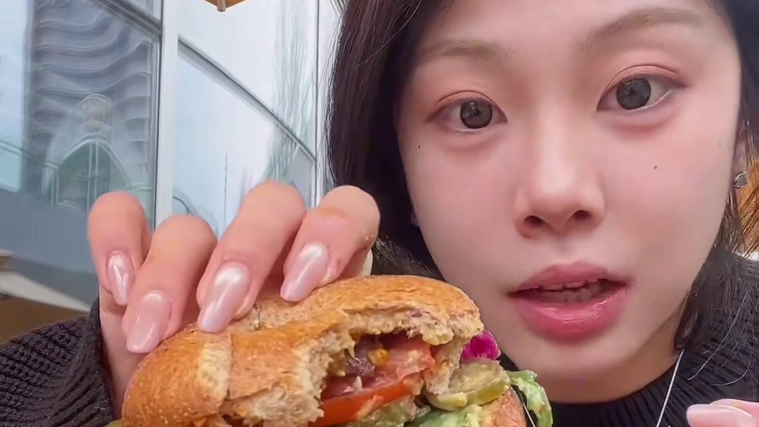 久违的brunch！直接把我拿捏！ #谁懂这一口的好吃程度 #甜品控 #一口下去超满足 #吃货的世界