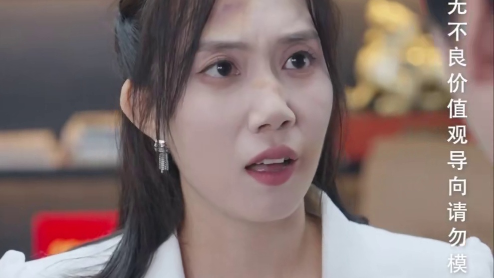 林国炜继承妻子遗产，不料接手的却是天量债务，一切竟是妻子与初 恋男友私奔的诈死骗局。重生一世，面对装