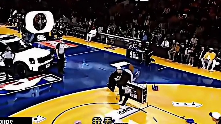 一个装着教，一个装着懂