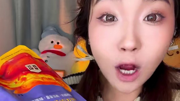 特别软糯！而且不粘牙的那种！我觉得好好吃呀！甜而不腻！不齁，薯百万真有你的！#软糯香甜 #榴莲蜜薯 