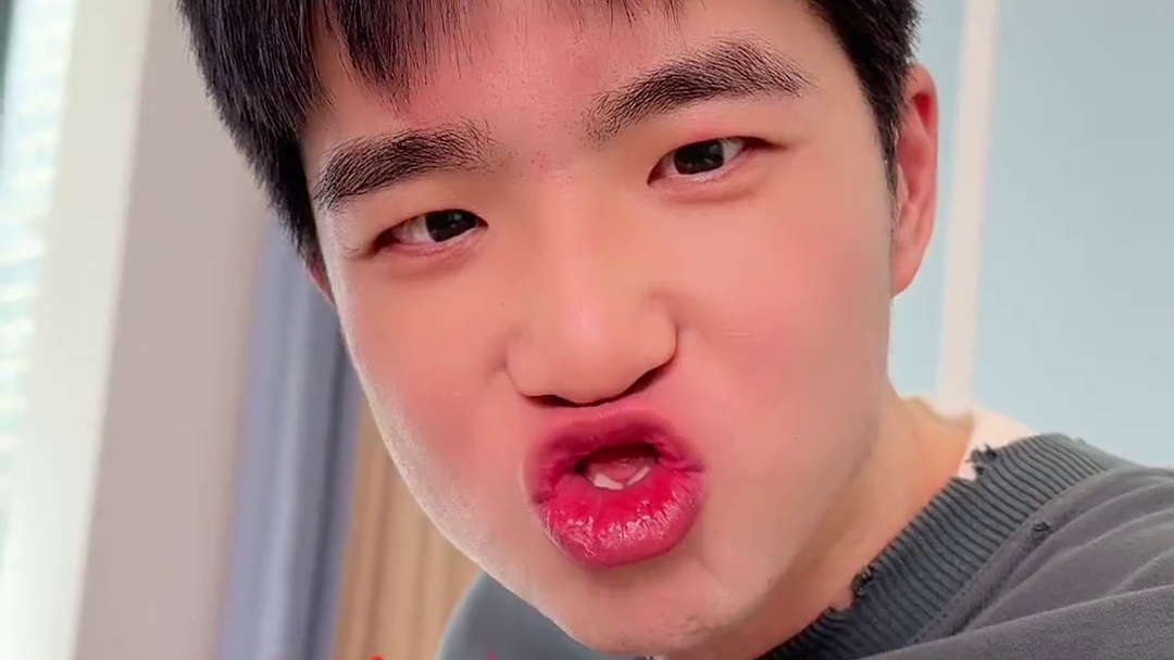 超级低配版！#低配版雄鹰一样的男人 #搞笑 #猎奇