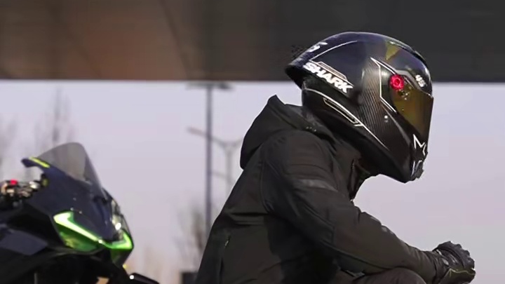 我试着抄袭以前的自己 却找不到半分相似 #675sr #带着影石骑摩托