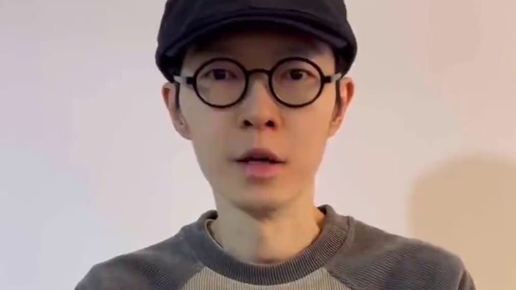 #方大同我还有音乐梦想 #方大同过往采访 看到方大同去世新闻的第一反应，想到去年周杨采访方大同新专辑