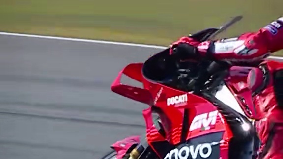 骑红狗首赛就夺冠了#马奎斯 #motogp