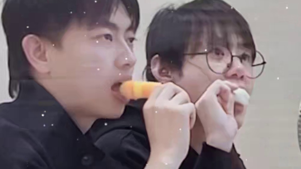 双儿怎么能这么可爱！！！正正在他旁边都A了好多！！！ #苏尚卿 #张福正 #配音演员 #过气天团