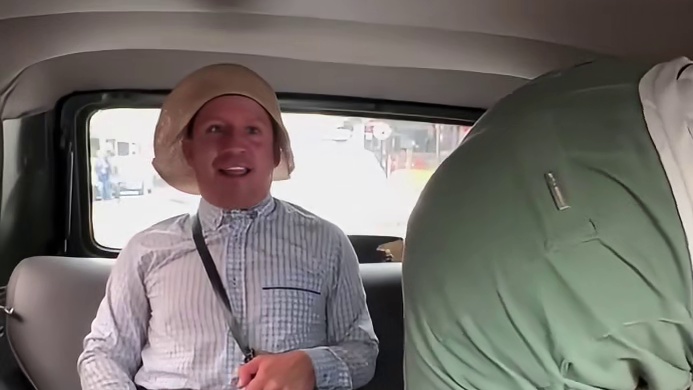 街头挑战 情侣忠诚挑战 有时候爱与不爱之间只是一瞬间 #街头挑战 #老外真会玩