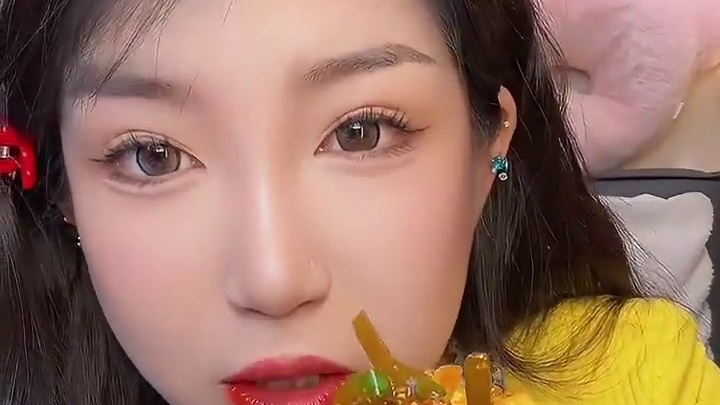 这个是真好吃 还是非油炸面饼 味道很浓郁 很入味！里面的配菜是海带丝 确实好吃！值得入！ #妙丫头拌