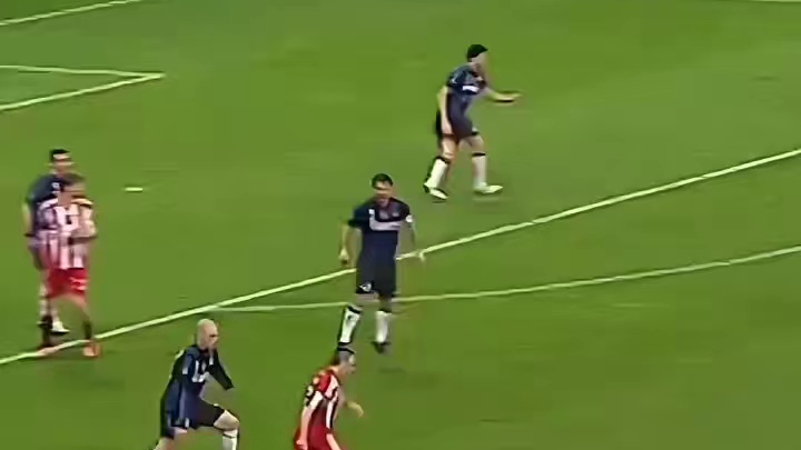 足球赛场那些极具体育精神的名场面真的太不可思议了