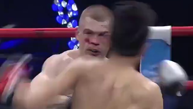 打到变形！中国小伙疯狂输出击倒波兰勇士！#峨眉传奇 #搏击 #格斗 #体育